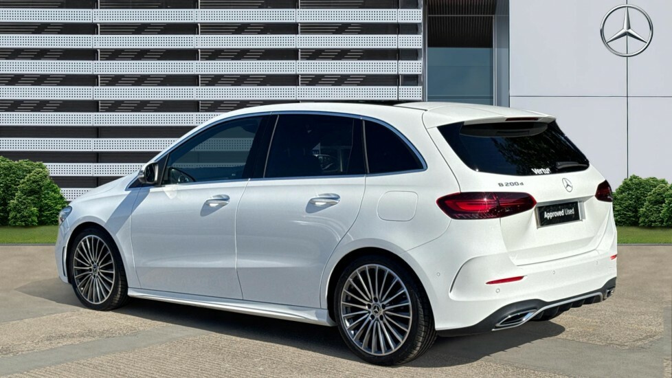 Mercedes-Benz B Class Amg Line WF24XFC White #2