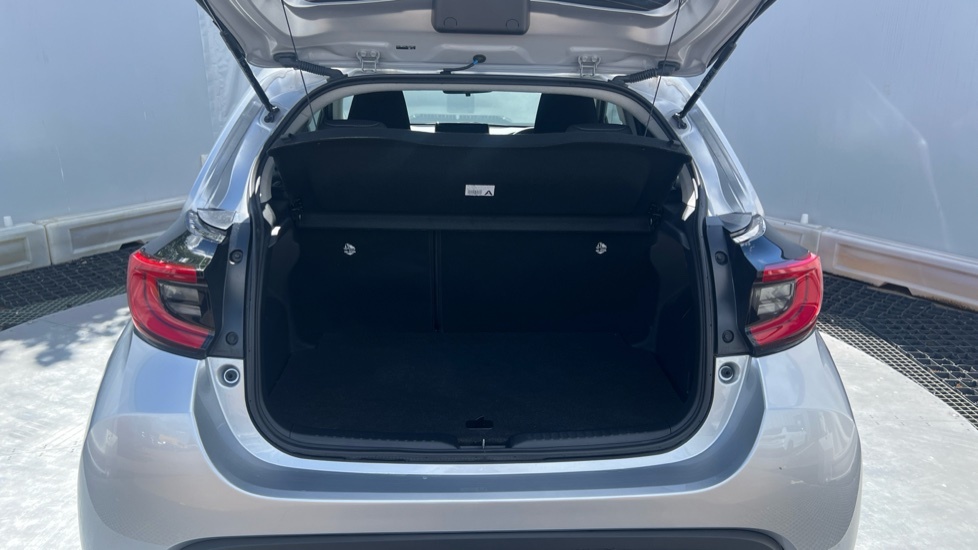 Toyota Yaris Design Silver #4
