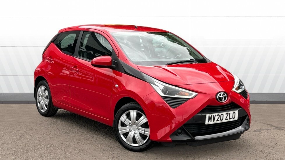 Toyota Aygo X X-play Red