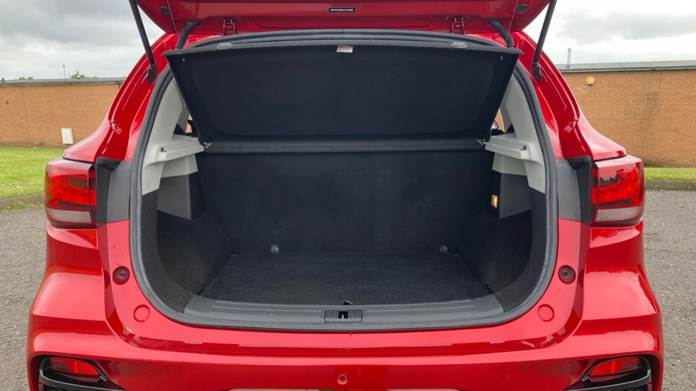MG ZS Exclusive Red #4