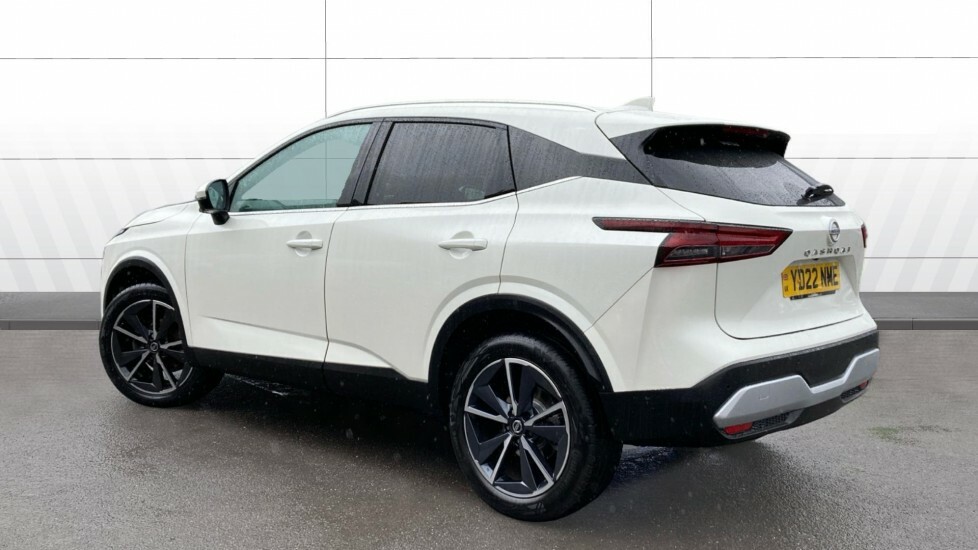 Nissan Qashqai Tekna White #2