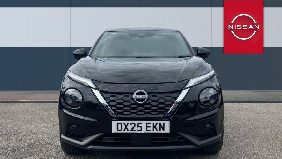 Nissan Juke Tekna Black #3