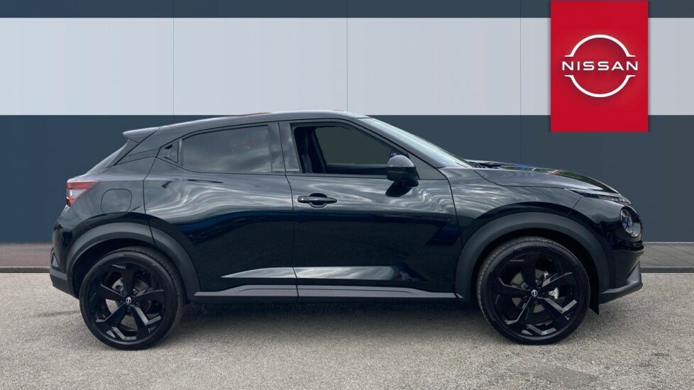 Nissan Juke Tekna Black #5
