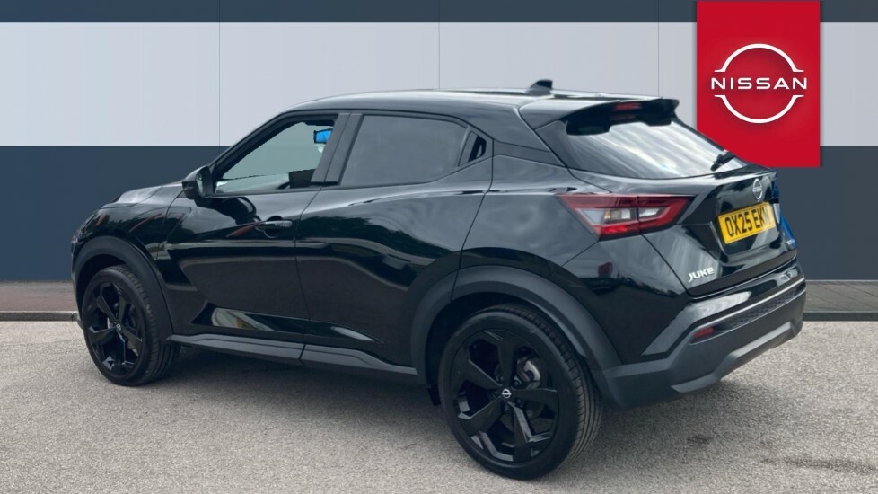 Nissan Juke Tekna Black #2