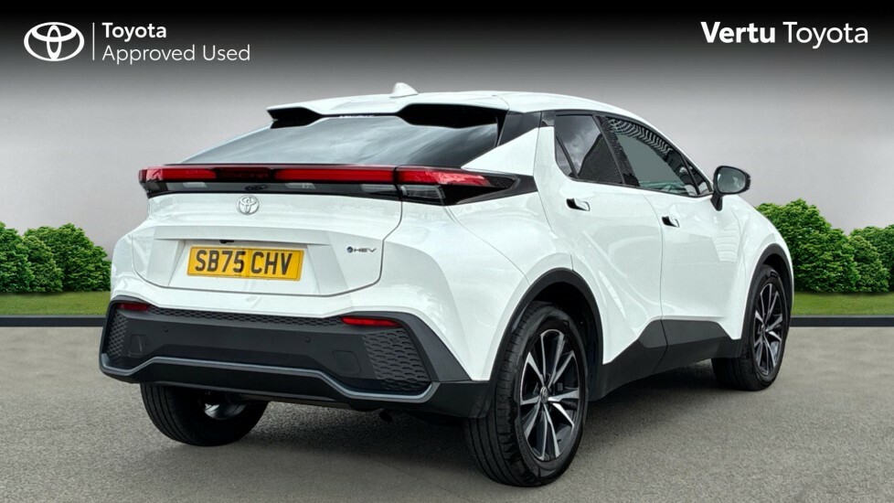 Toyota C-Hr Design White #2