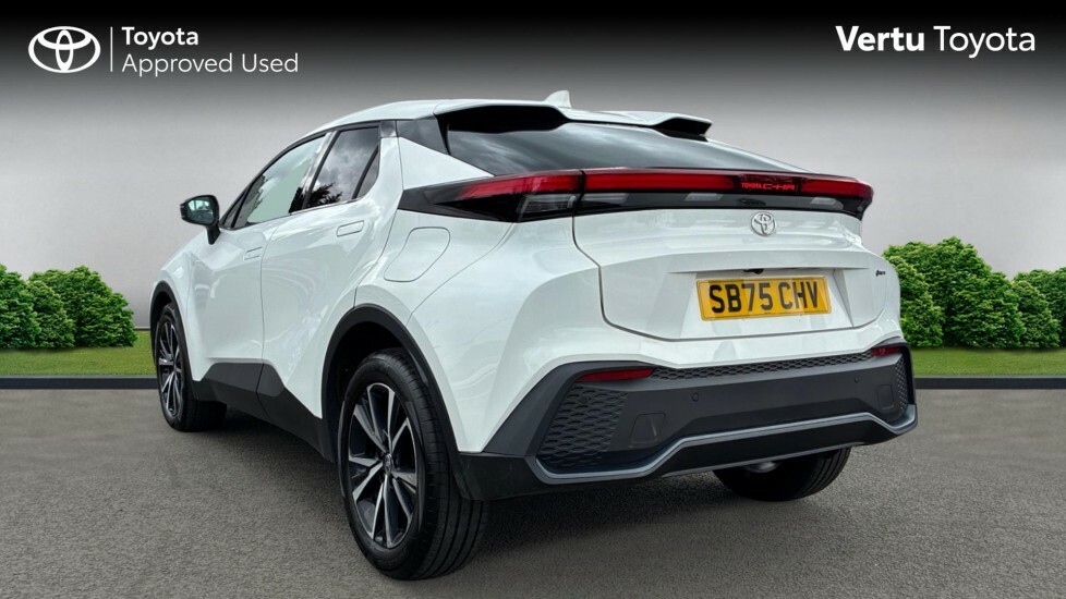 Toyota C-Hr Design White #4