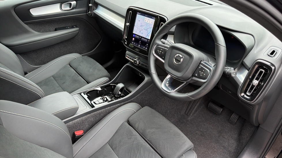Volvo XC40 Plus RV75YKE Black #4