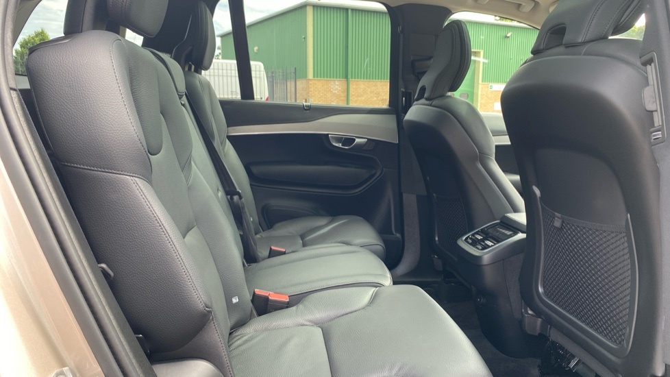 Volvo XC90 Plus Gold #6