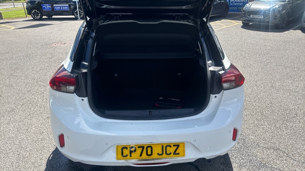 Vauxhall Corsa Elite Nav CP70JCZ White #4