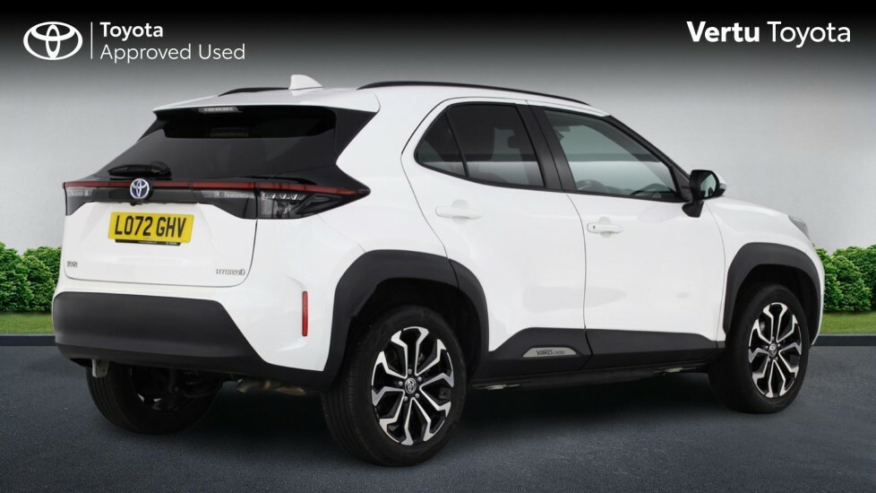 Toyota Yaris Cross Design White #2