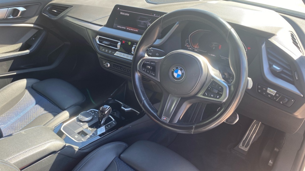 BMW 1 Series M Sport WF72HHX White #6