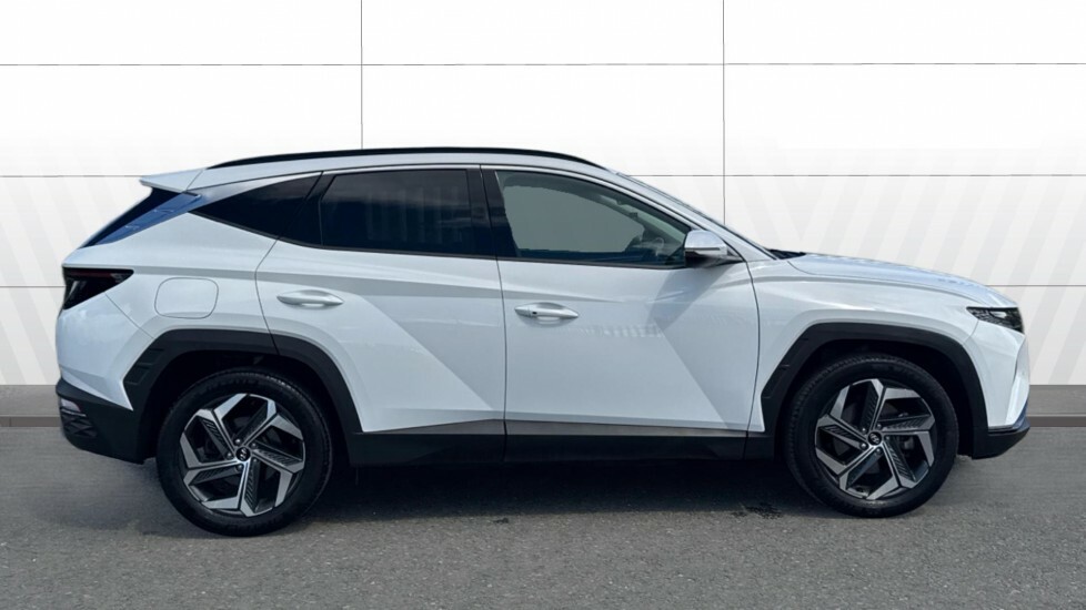 Hyundai Tucson Premium White #5