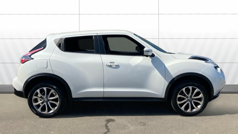 Nissan Juke Tekna White #5