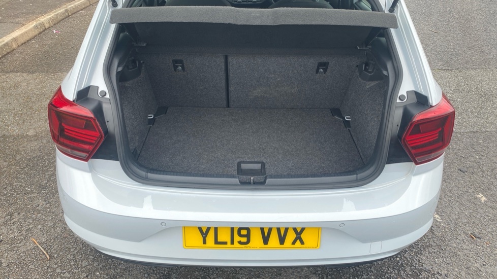 Volkswagen Polo Se Silver #4