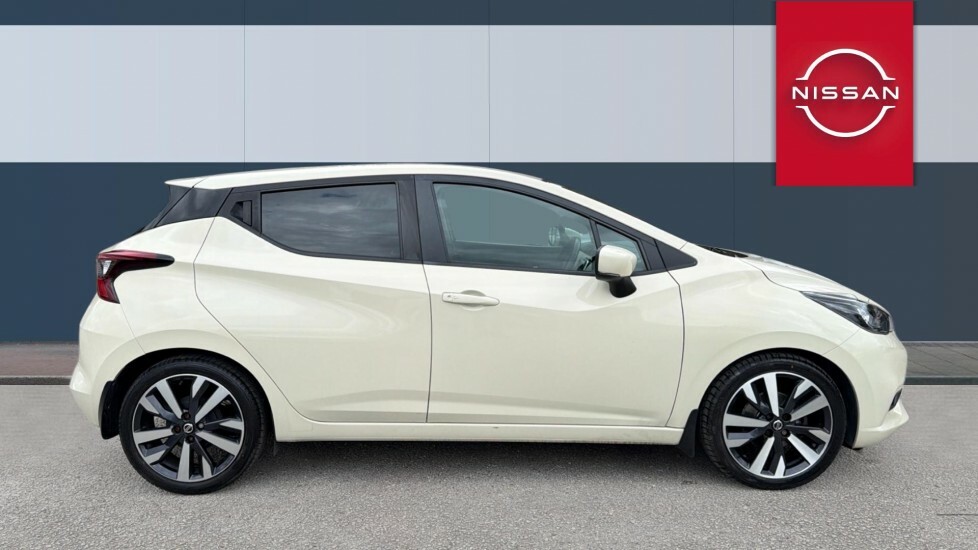Nissan Micra Tekna YP72XLR White #5