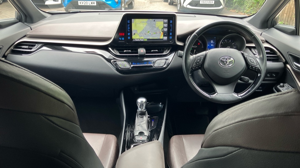 Toyota C-Hr Excel White #6