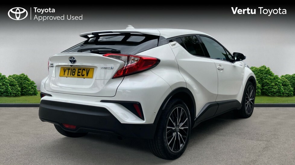 Toyota C-Hr Excel White #2