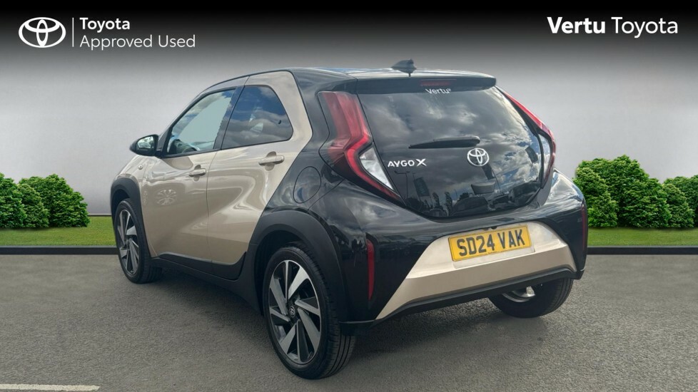 Toyota Aygo X Edge Beige #4