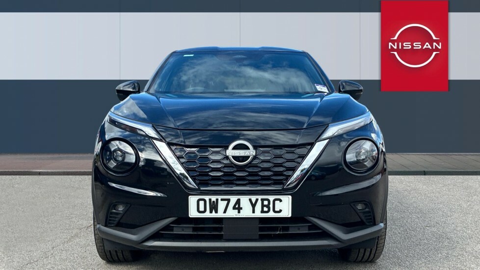 Nissan Juke Tekna Black #3