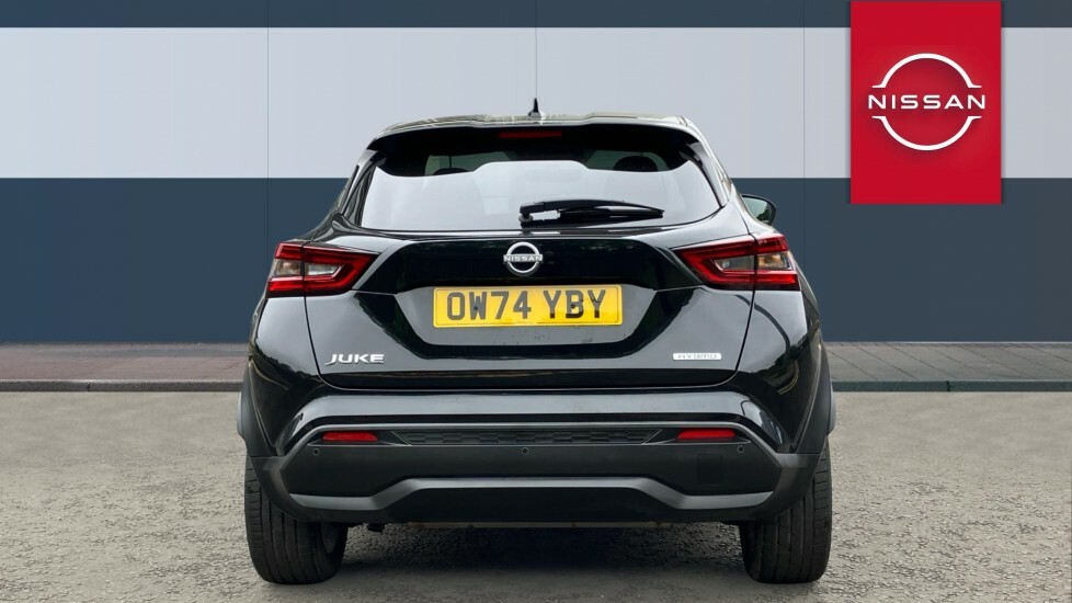 Nissan Juke Tekna Black #6