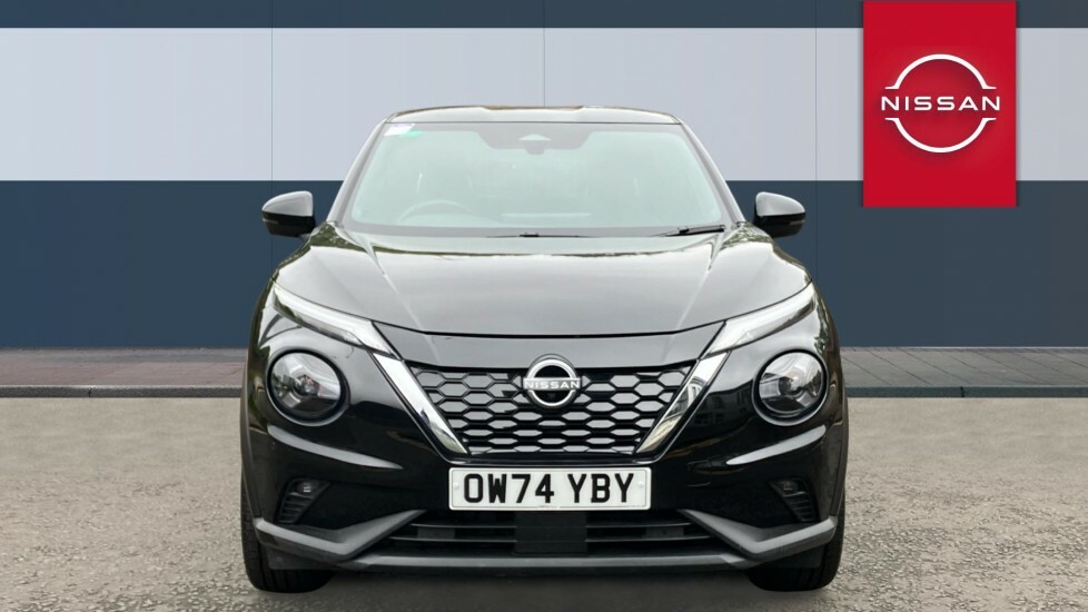 Nissan Juke Tekna Black #3