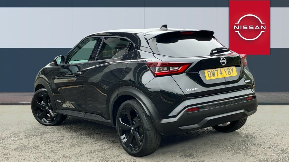 Nissan Juke Tekna Black #2