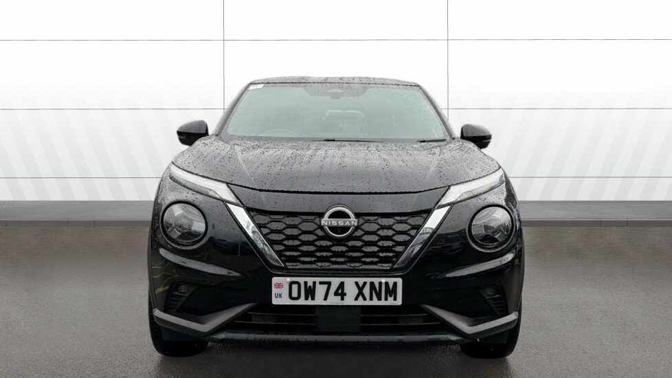 Nissan Juke Tekna Black #3