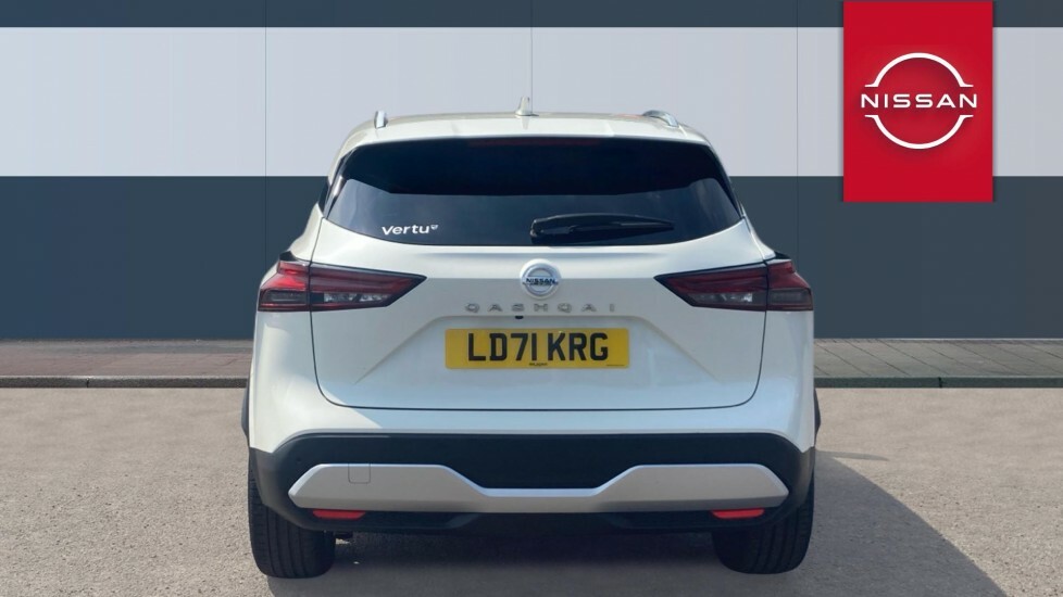 Nissan Qashqai Tekna White #6