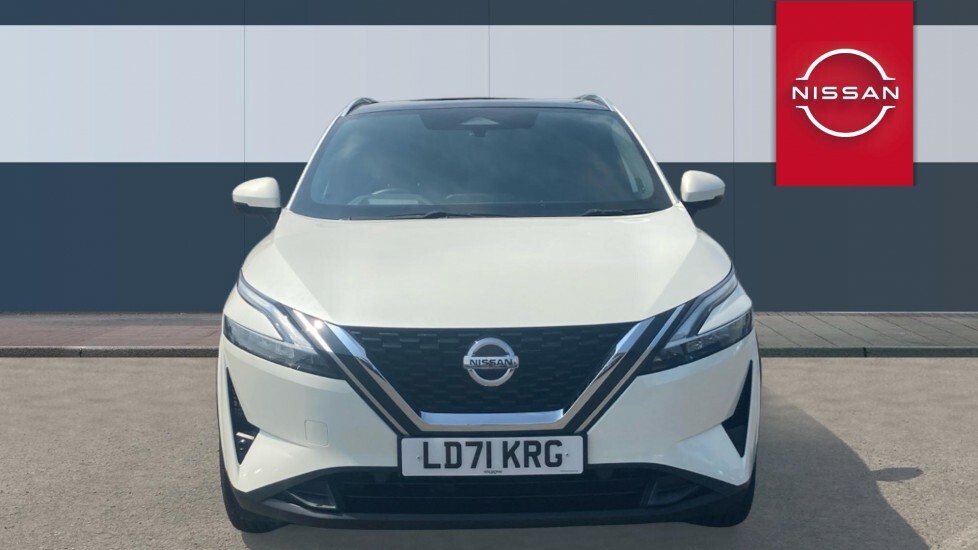 Nissan Qashqai Tekna White #3