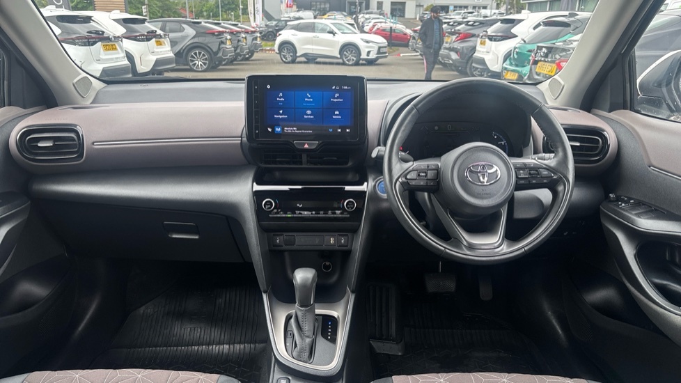 Toyota Yaris Cross Excel White #6