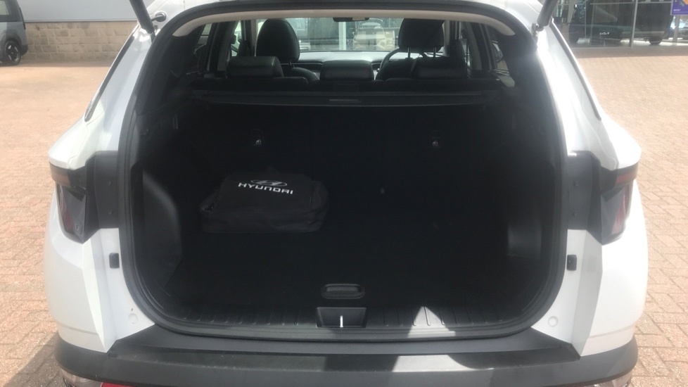 Hyundai Tucson Ultimate White #4