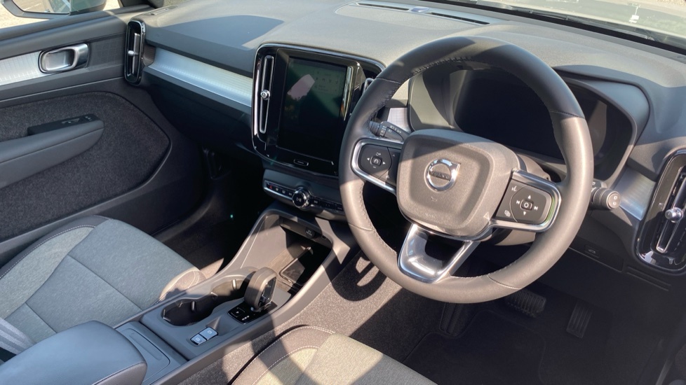 Volvo XC40 Core Grey #4