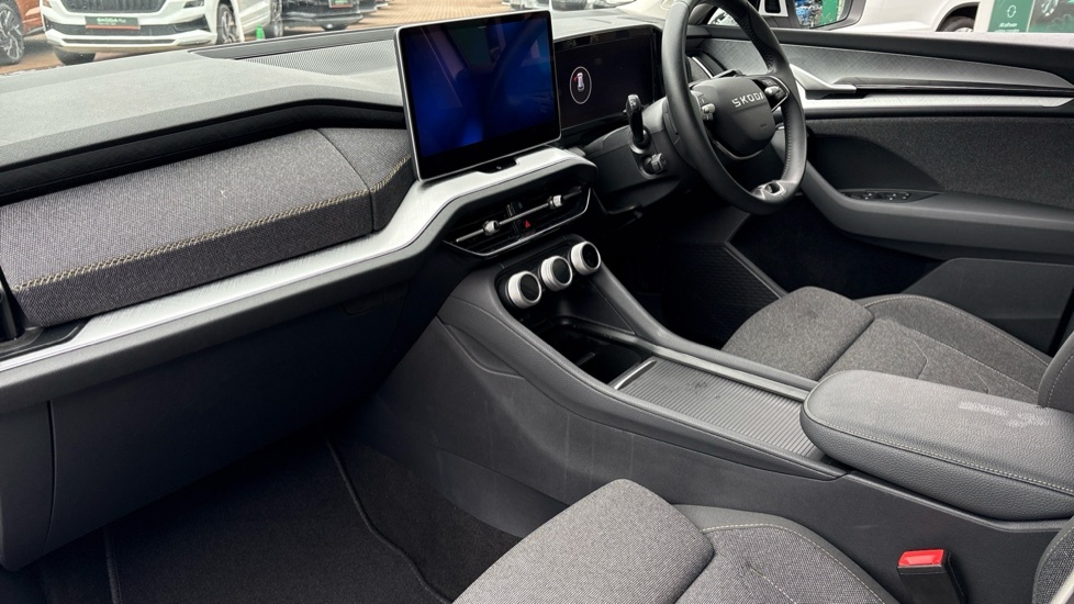 Skoda Kodiaq Se GL25UTU White #2