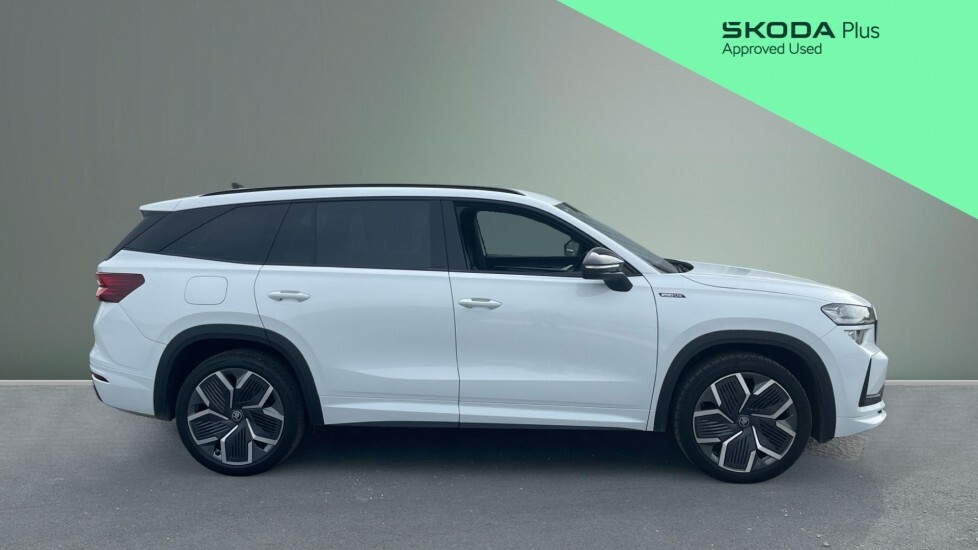 Skoda Kodiaq Sportline White #4