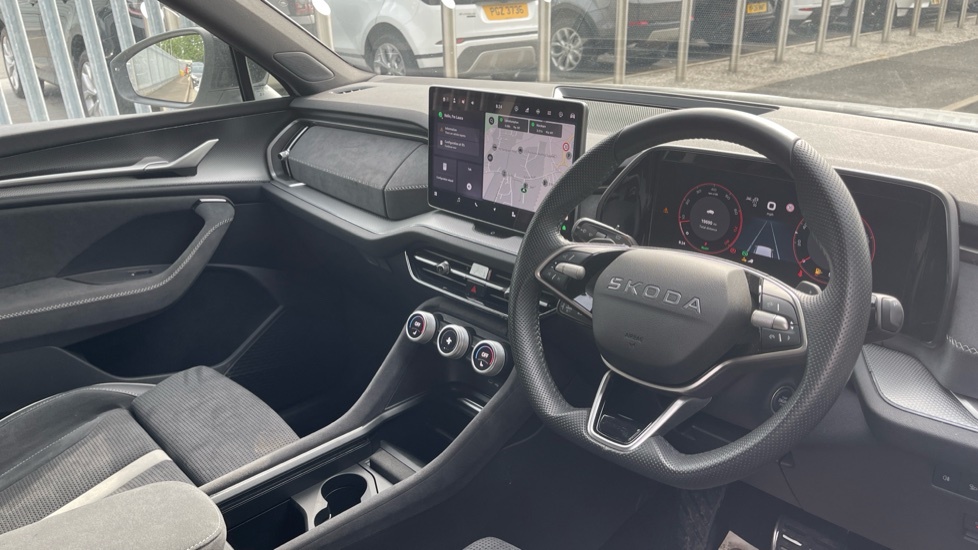 Skoda Kodiaq Sportline White #6