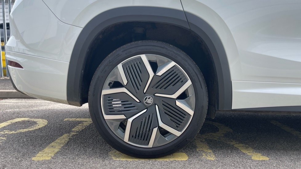 Skoda Kodiaq Sportline White #5