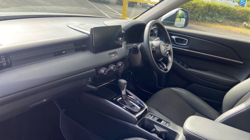 Honda Hr-V Advance White #2