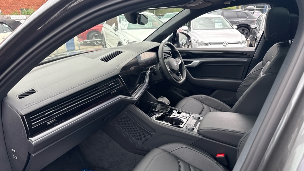 Volkswagen Touareg Black Edition FP75ZFD Grey #2