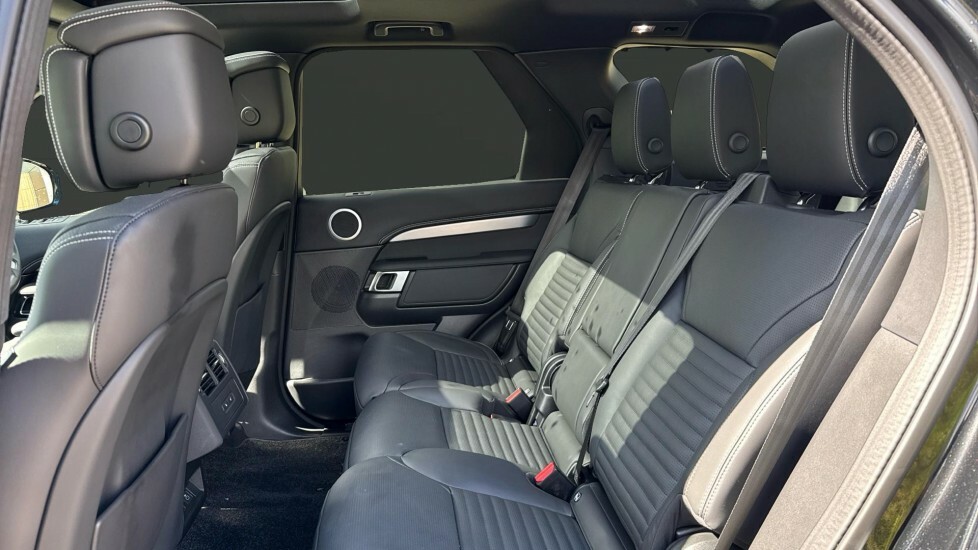Land Rover Discovery Dynamic Hse Black #4