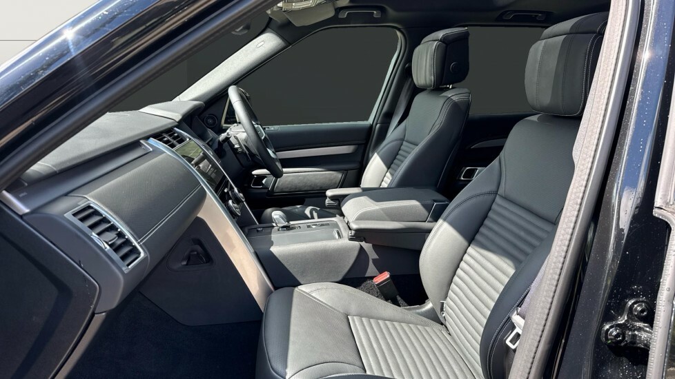 Land Rover Discovery Dynamic Hse Black #3