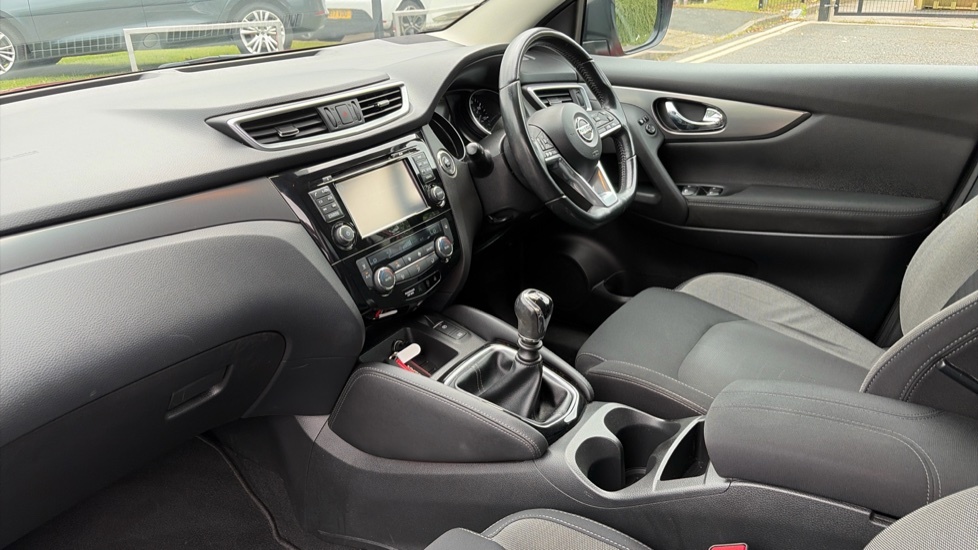 Nissan Qashqai N-connecta NX18JPF Red #2