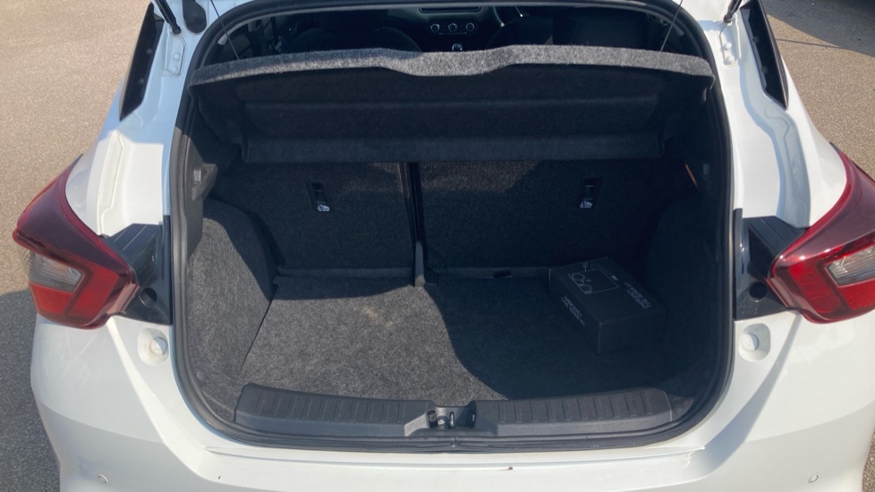 Nissan Micra Acenta White #4