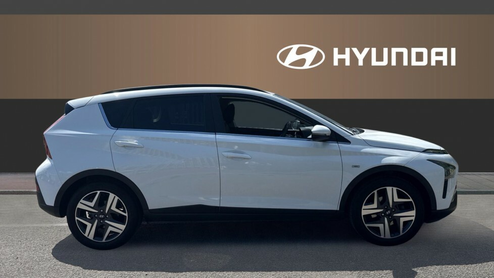 Hyundai Bayon Premium White #5