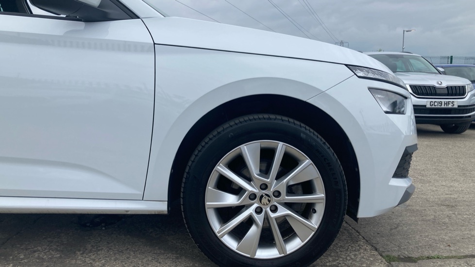 Skoda Kamiq Se Drive FH72JZK White #5
