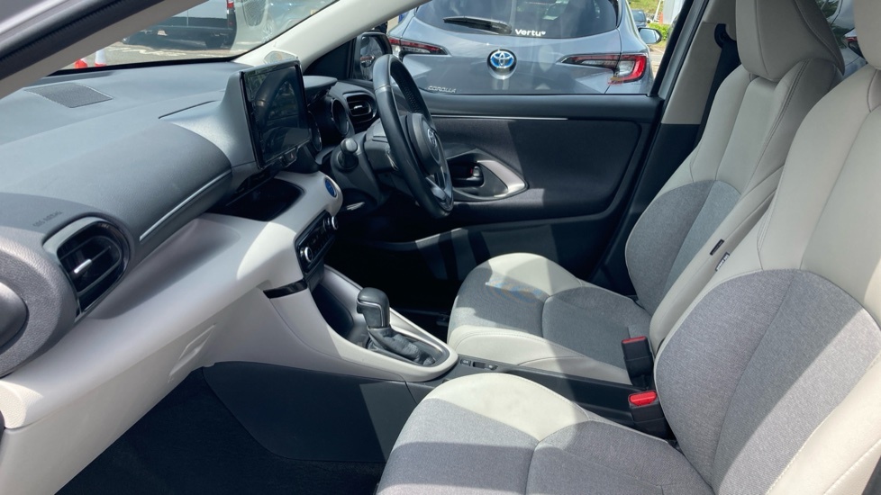 Toyota Yaris Excel EJ72YYT White #5
