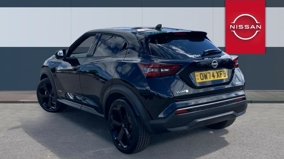Nissan Juke Tekna Black #2
