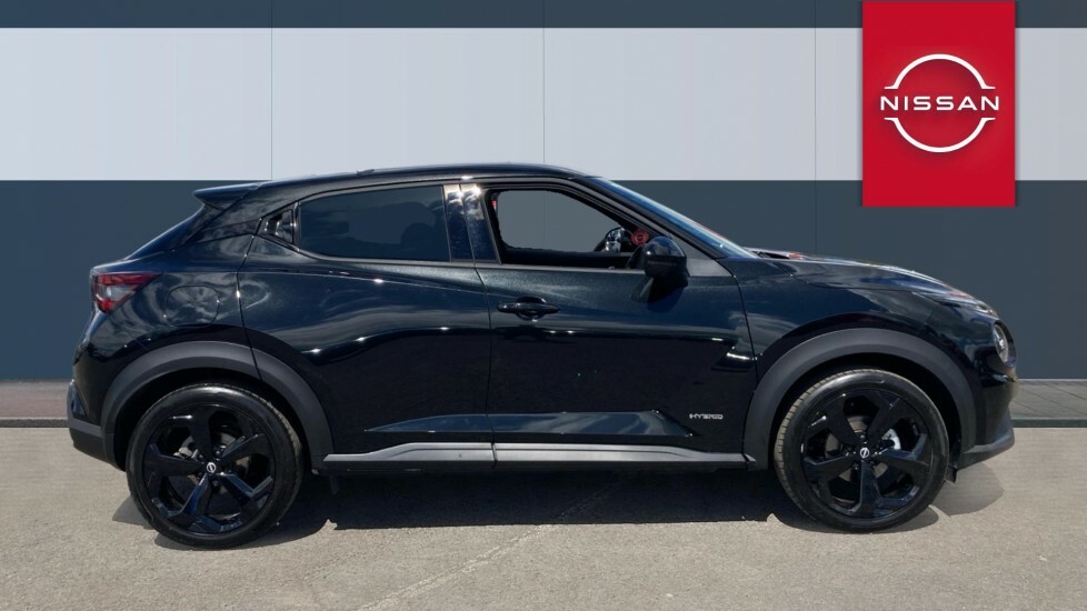 Nissan Juke Tekna Black #5