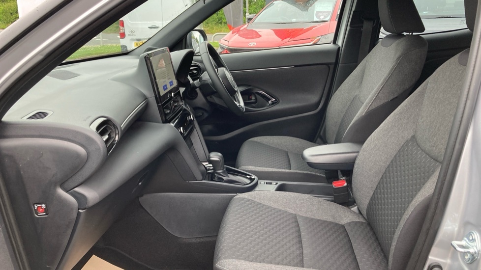 Toyota Yaris Cross Design FL75PXF Silver #5