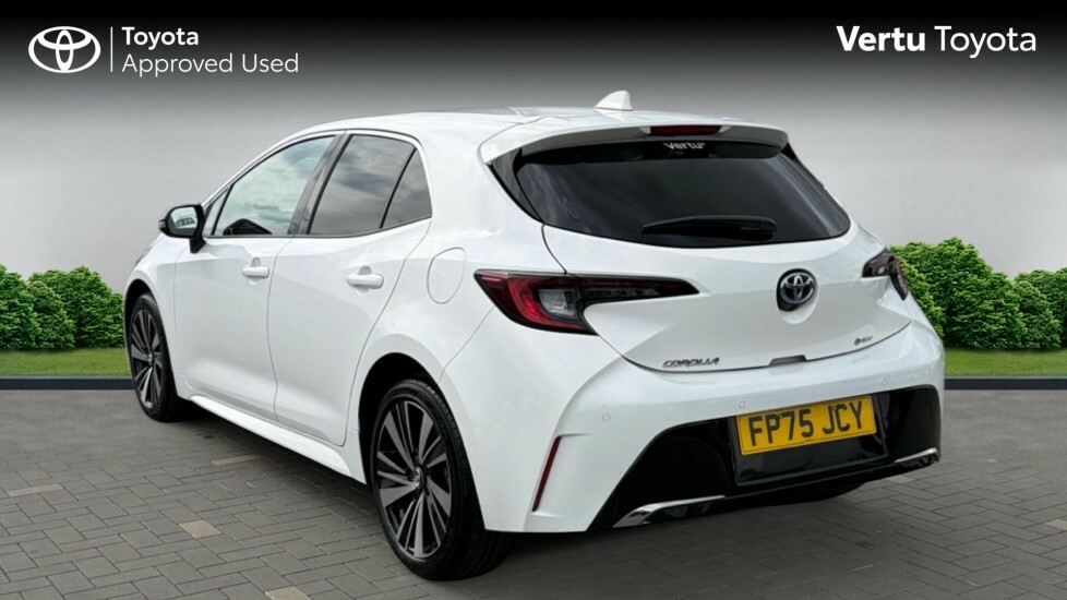 Toyota Corolla Design White #4
