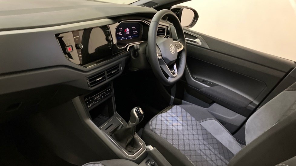 Volkswagen Taigo Black Edition VX26UHO Black #2